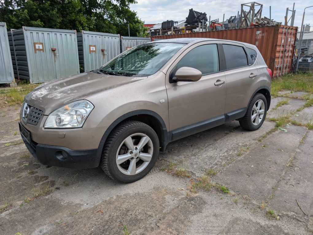 NISSAN Qashqai 2,0 benz. 4x4 Automat