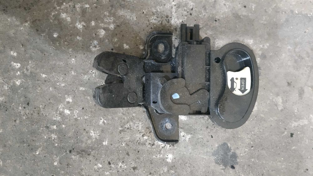 Замок крышки (багажника) задней alfa romeo giulia 3037075