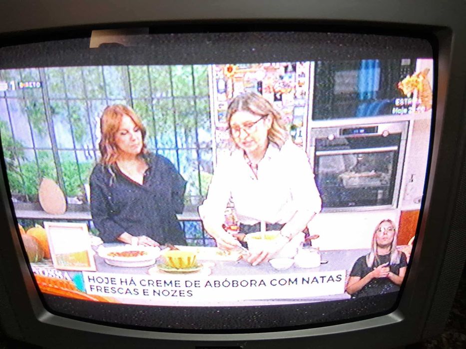 Vende-se Televisão Crown Usada