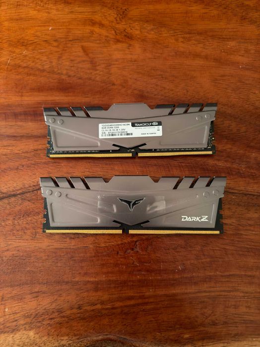 Team Group Kit 16GB (2 x 8GB) DDR4 3200MHz Dark Z Grey CL16