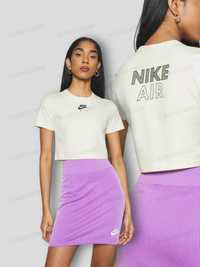 Вкорочена футболка Nike Sportswear
Air Crop  Print T-shirt | Топ Найк