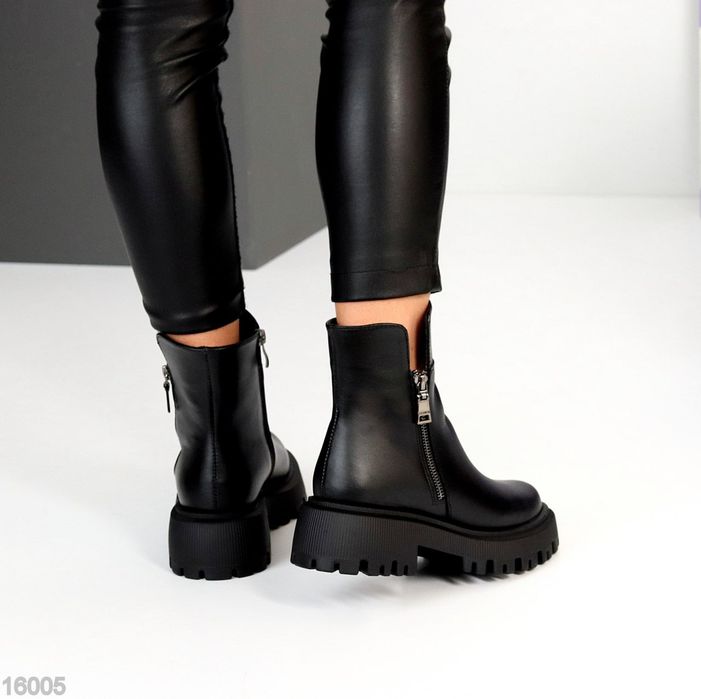 Жіночі шкіряні зимові черевики в кольорах