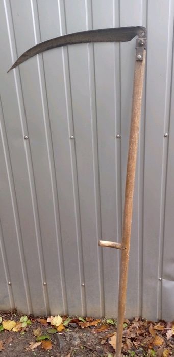 Коса. Коси коса пока роса.