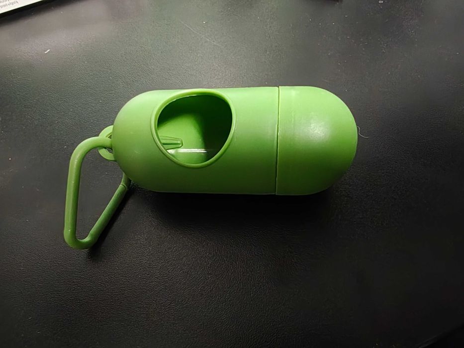 Dozownik etui na woreczki na kupy