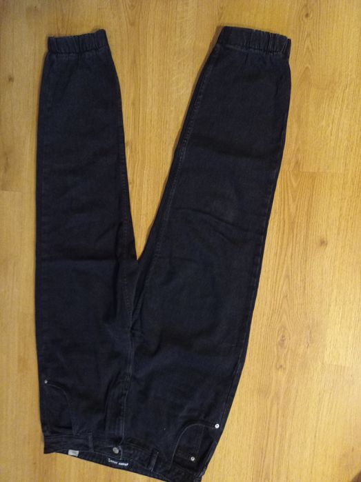 Spodnie dżinsowe czarne joggery damskie dziewczęce Cropp 42