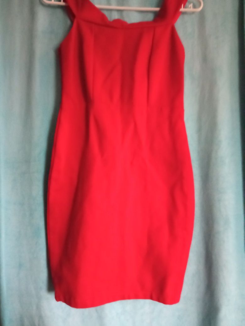 Mini czerwona sukienka