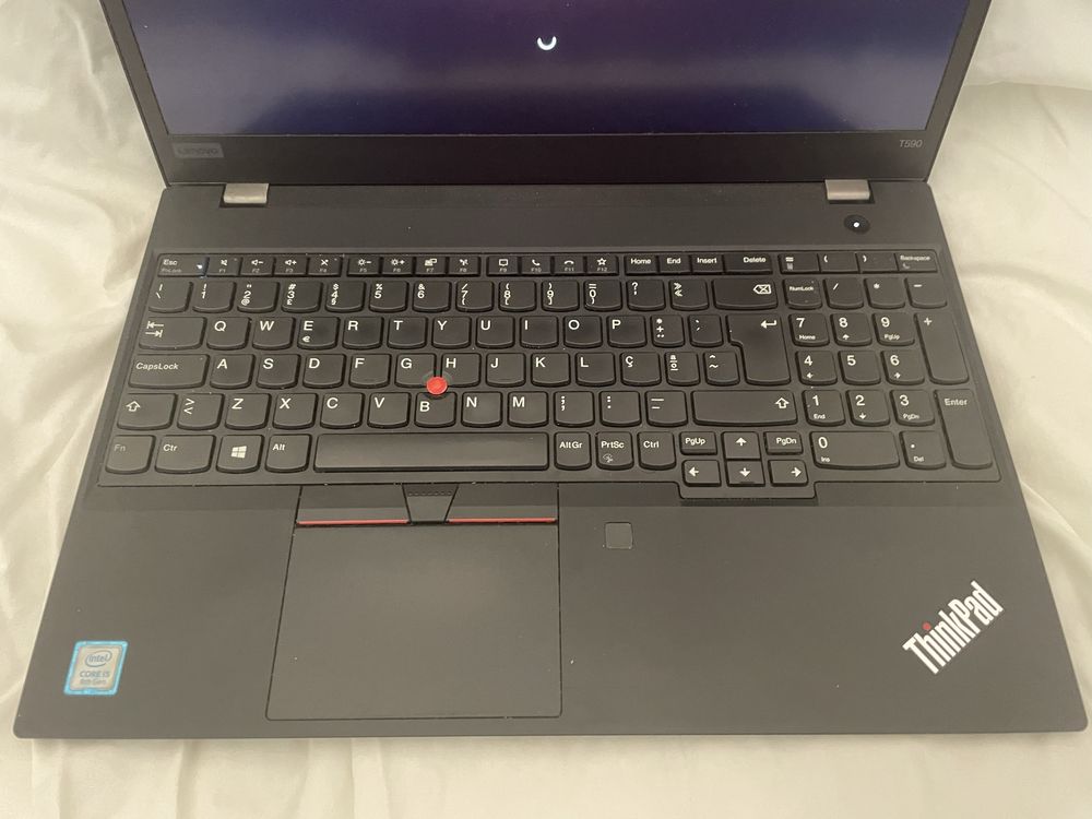 Portatil Lenovo T590