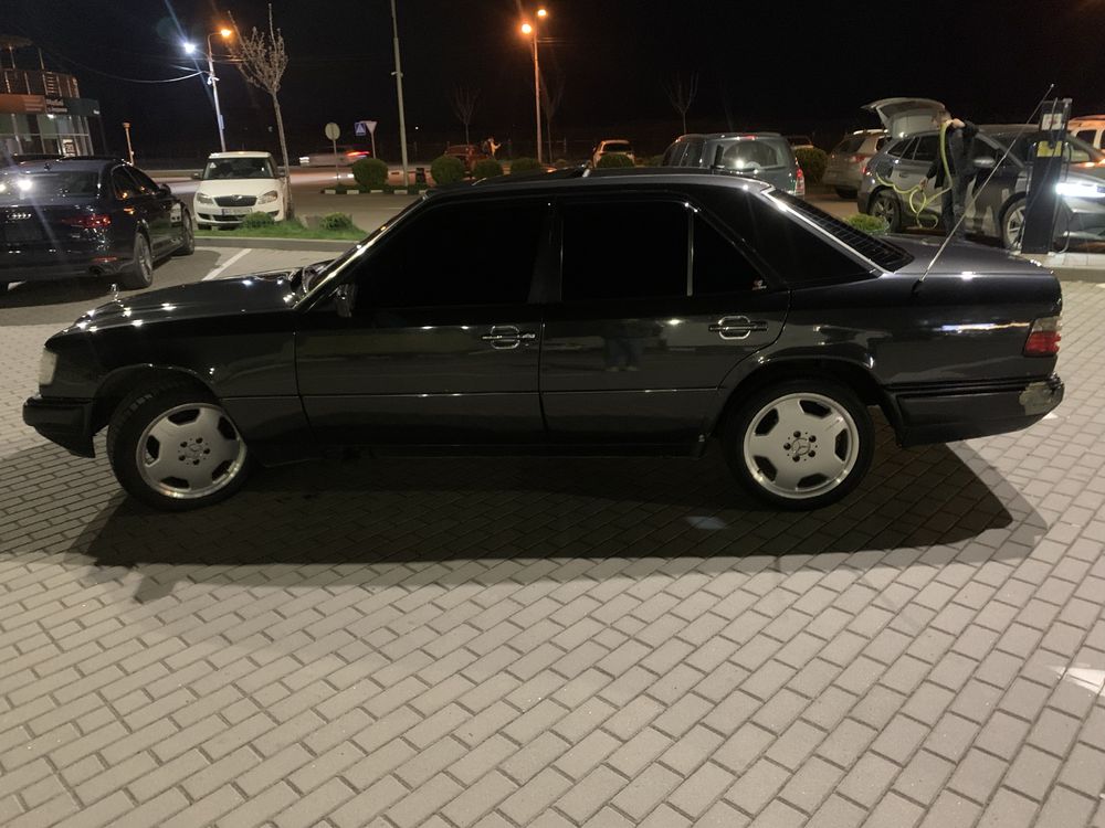 Mercedes benz w124 e280