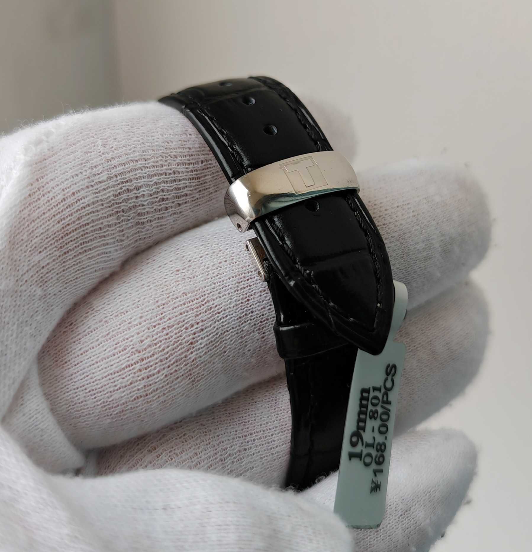 Чоловічий годинник Tissot T055.417 Chronograph 200m 42mm