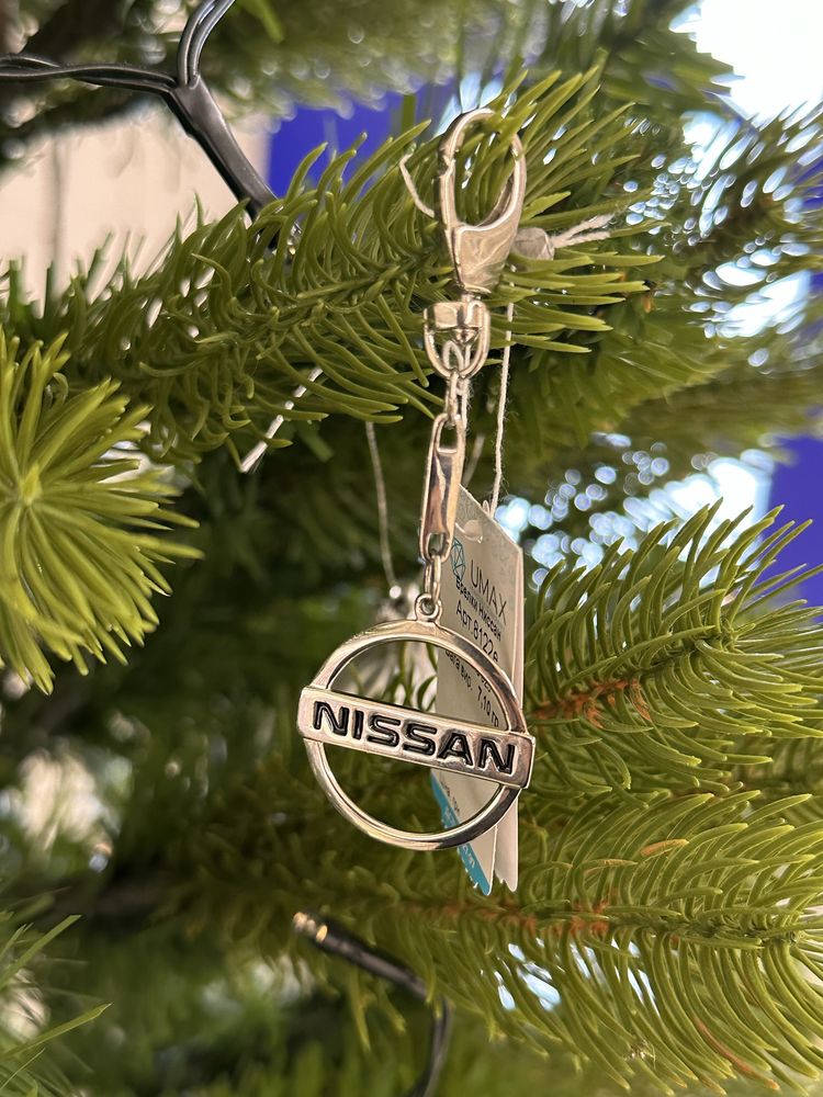 Брелок на авто Nissan серебро 925