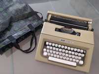 Maquina de escrever Vintage Olivetti Letera 25