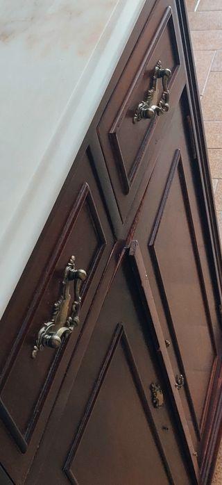 Móvel de madeira tratada e mármore!