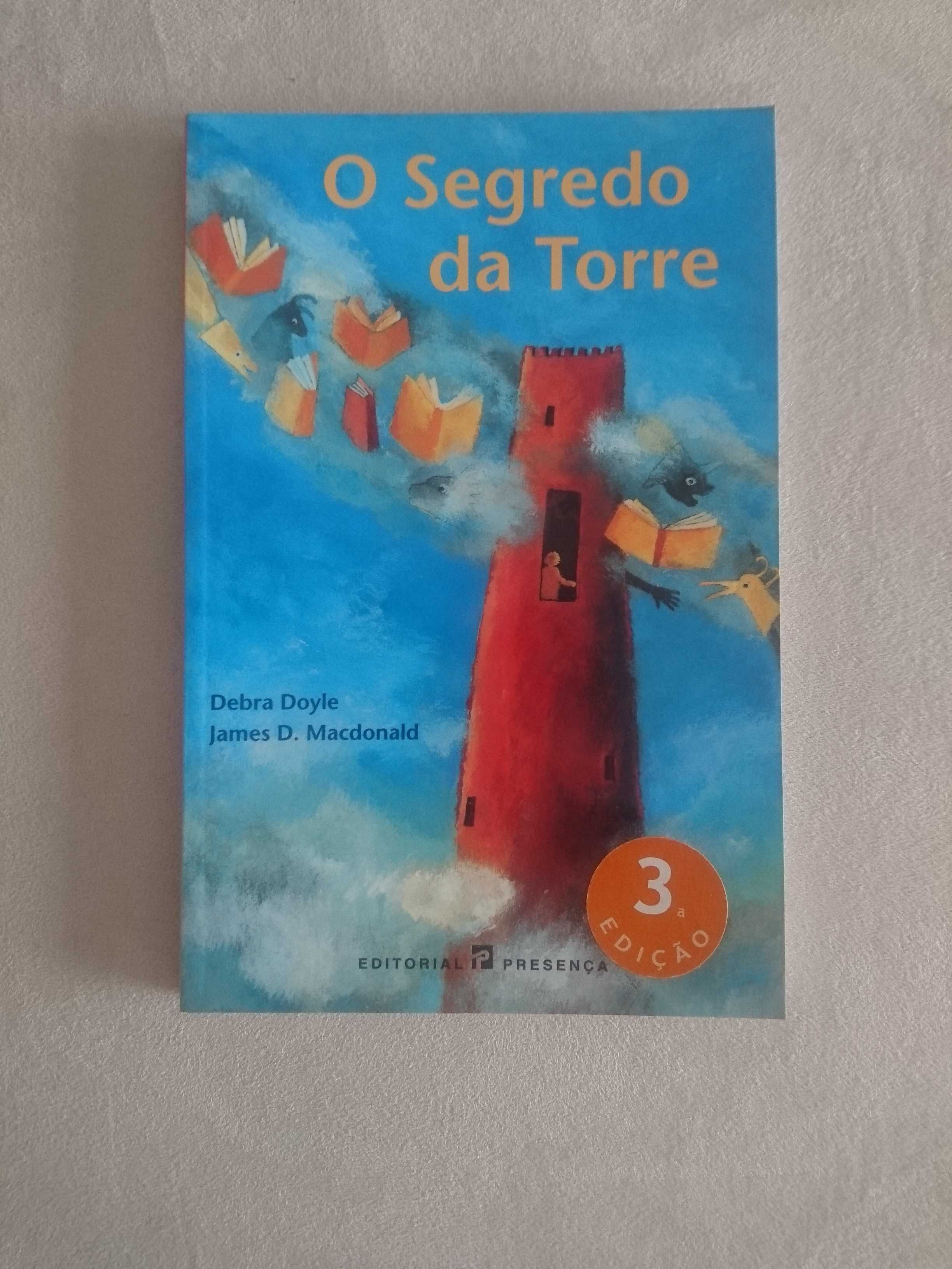 Livro - O Segredo da Torre - Debra Doyle - NOVO