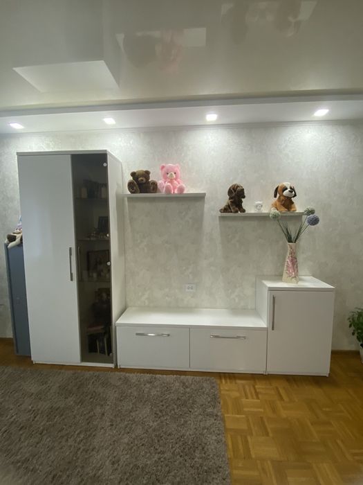 Гостинна,  меблі в вітальню, стінка у вітальню