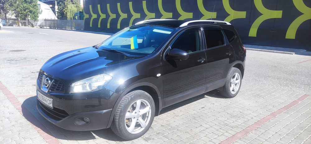 Автомобіль NISSAN Qashqai+2