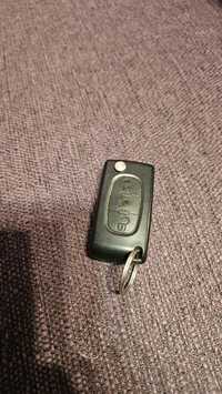 Продам ключ на 3 кнопки Citroen C2 , C4 , C5 , C6 , C8  Berlingo