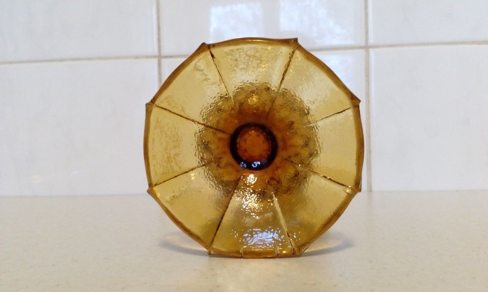 Ваза для цветов из янтарного стекла