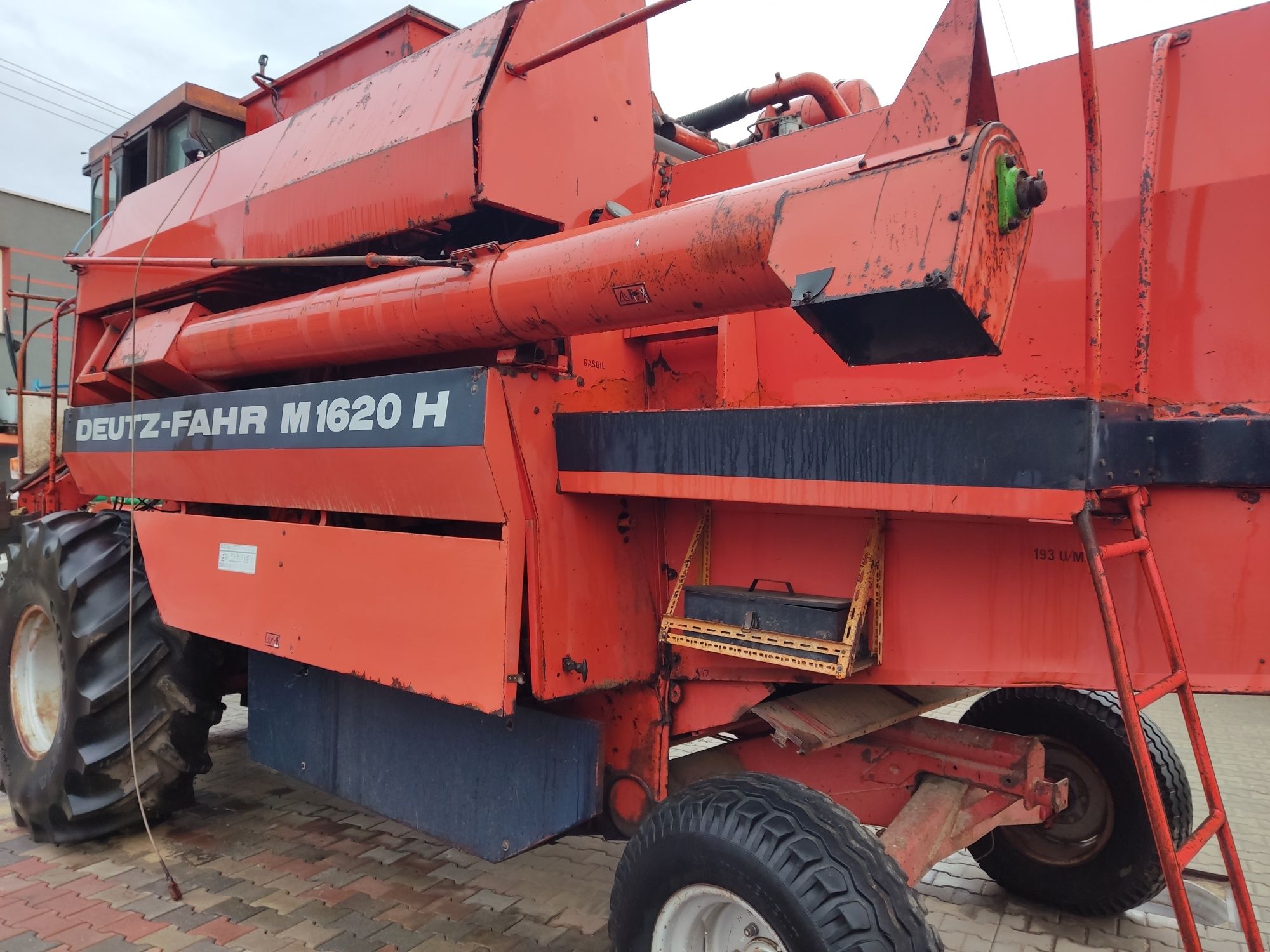 Kombajn zbożowy Deutz Fahr M1620H Heder 5m+wózek