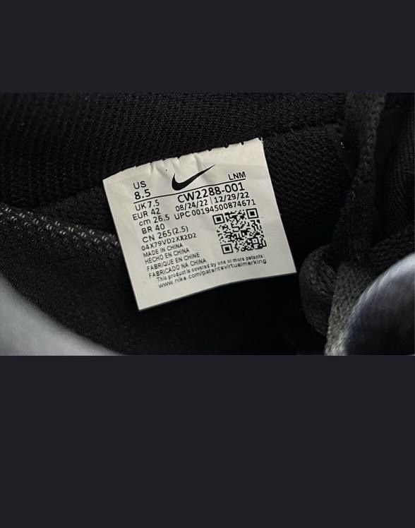 Продам оригінальні кросівки Nike air force 1