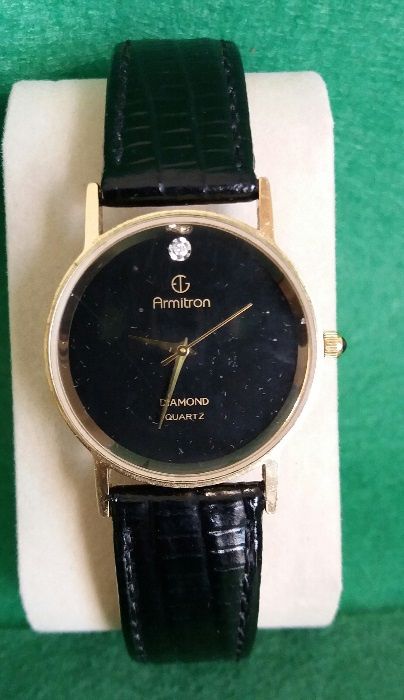Relógio de pulso marca "Armitron Diamond" (original)