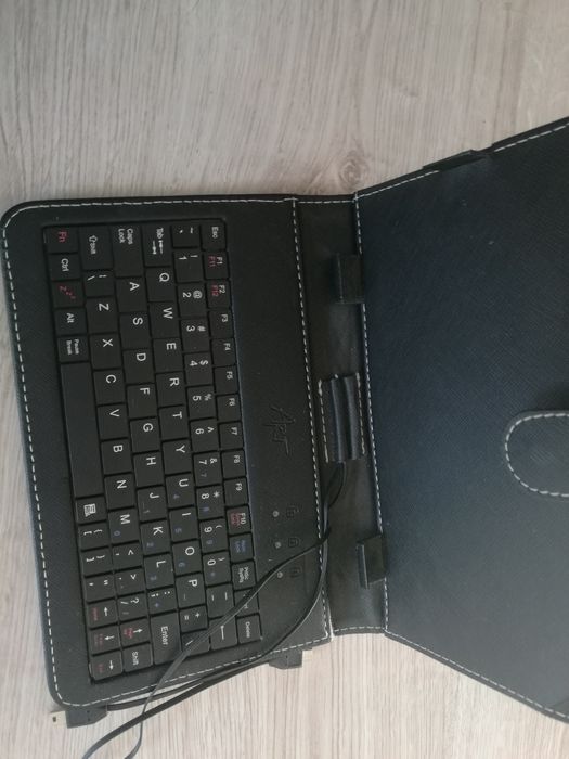 Klawiatura przewodowa do tabletu w etui 7 cali wejscie USB typ B