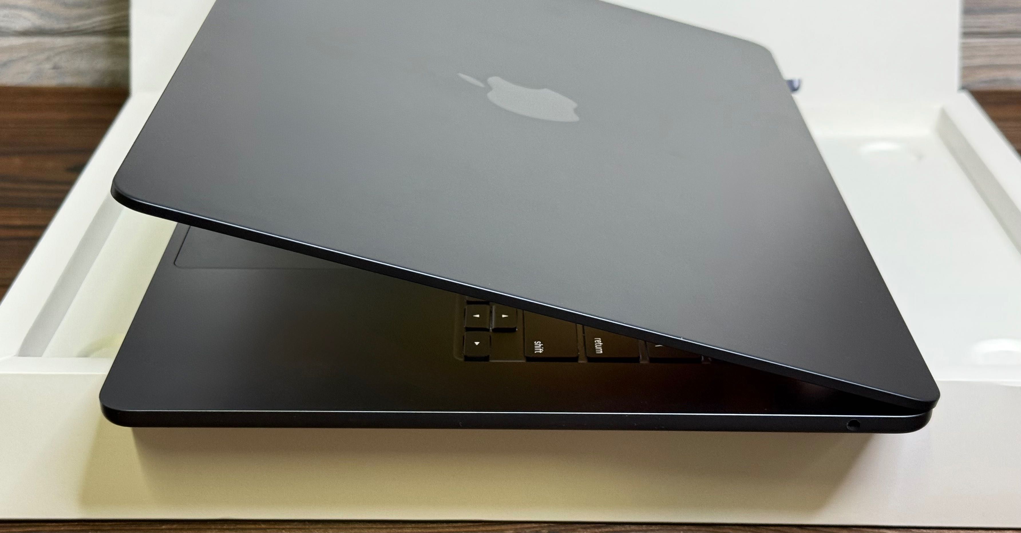 MacBook Air 15 Mid 2024 Midnight (MRYV3) M3 8/512SSD от 990$ Гарантия