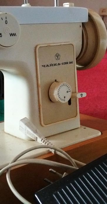 Продам швейну машину "Чайка "