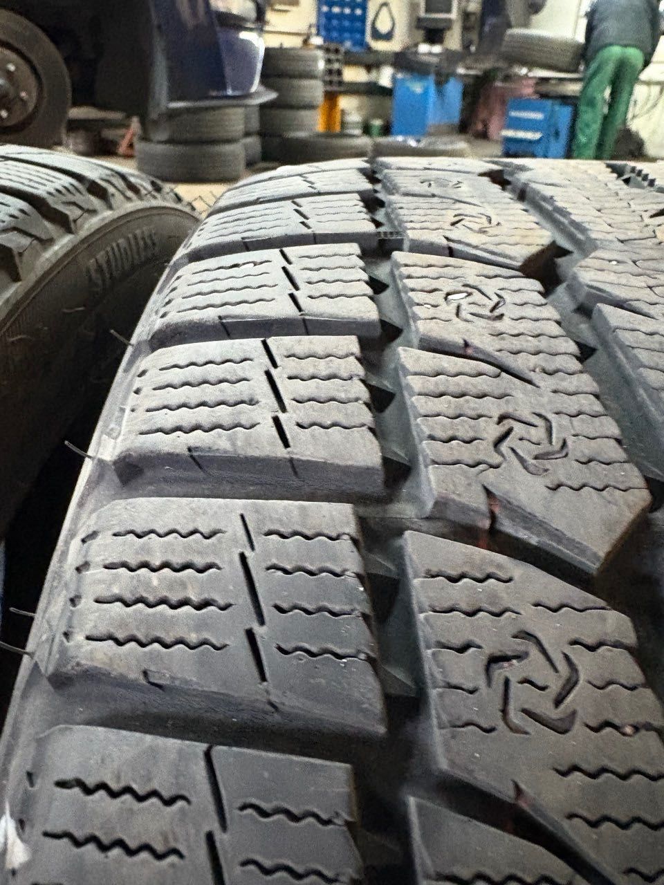Opony zimowe TOYO Observe GSi-6 HP 255/40 R19
