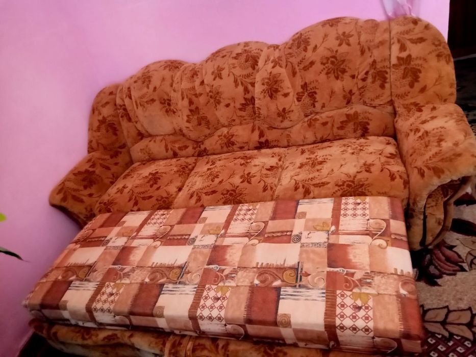 Розкладний диван у хорошому стані