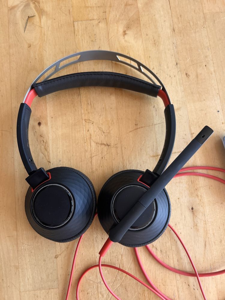 Ascultadores Poly com microfone