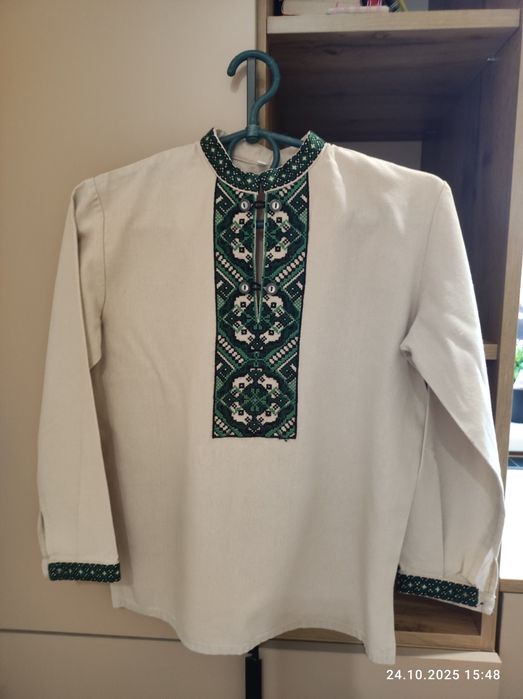 Вишиванка для хлопчика, колір беж, вишивка хрестиком, на 10-11 років