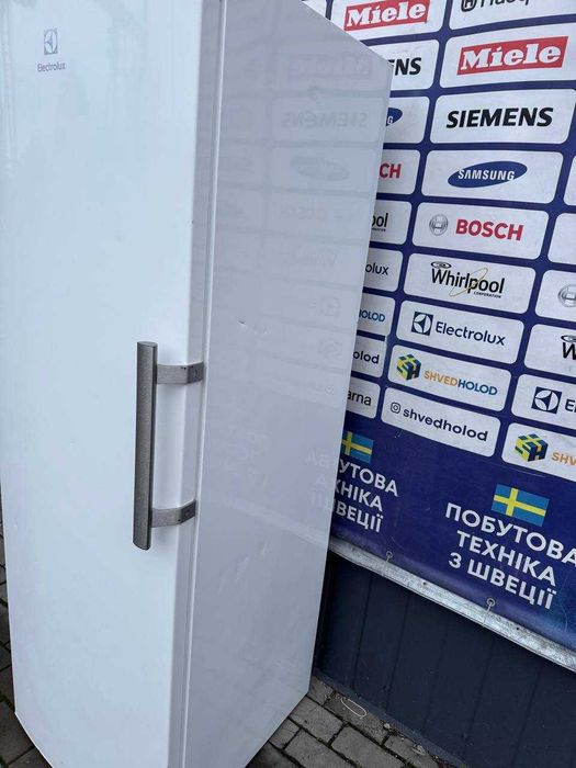 Морозильна камера б/в Electrolux 175см Білий No Frost #07549