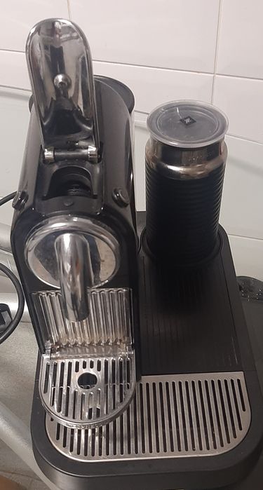 Máquina Nespresso com aeroccino