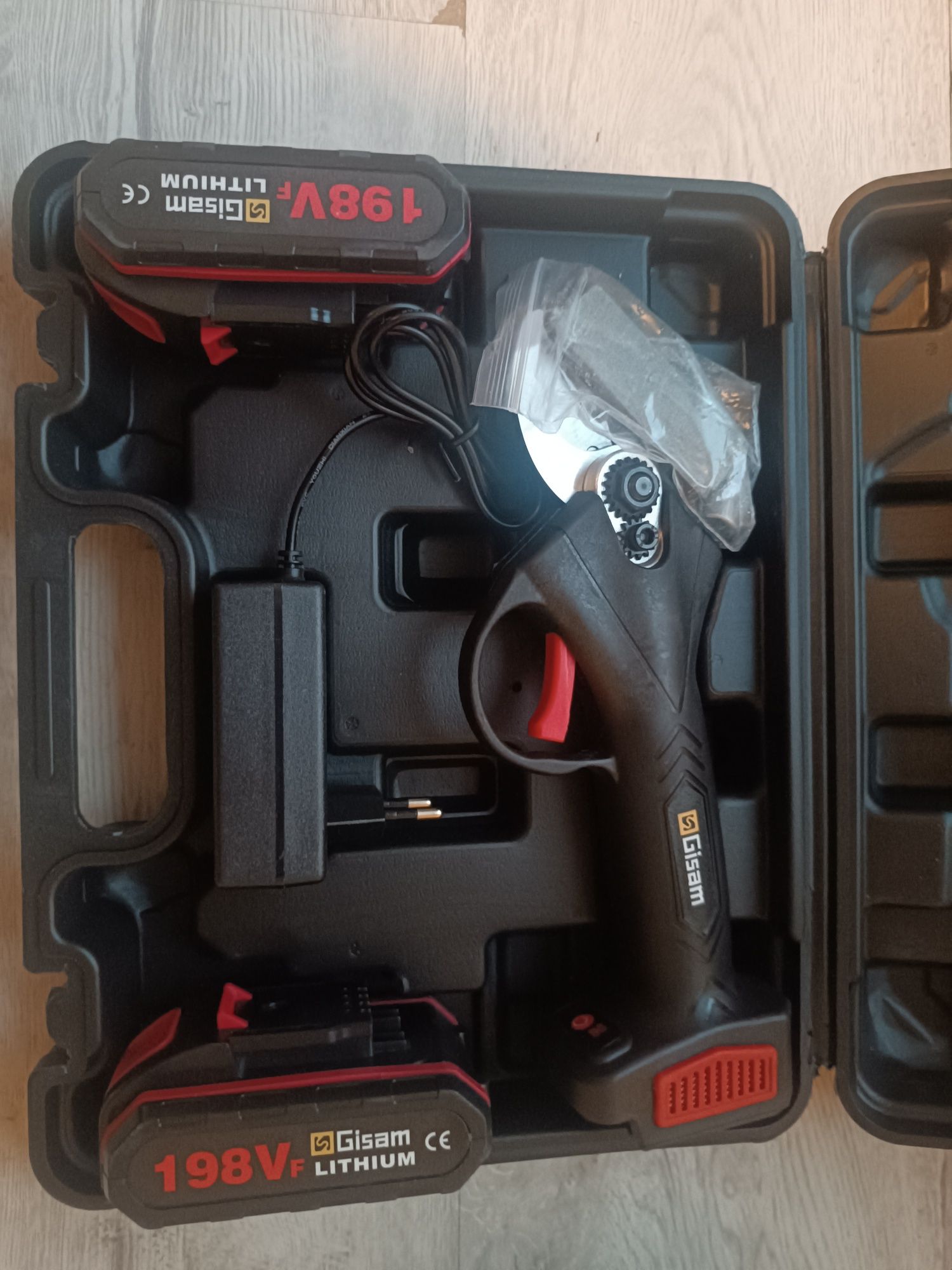 Bezprzewodowy sekator elektryczny + 2aku
