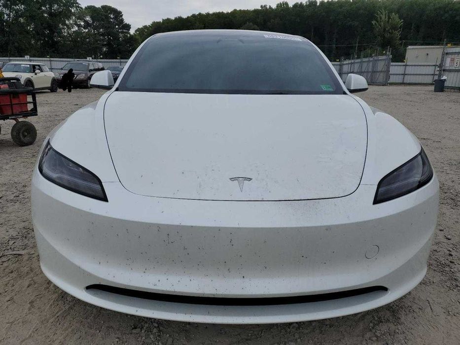 Tesla Model 3 2025