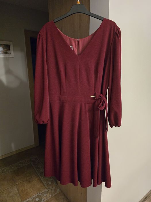Bordowa elegancka sukienka