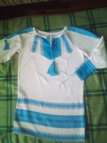 Продам українське плаття-вишиванку для дівчинки
