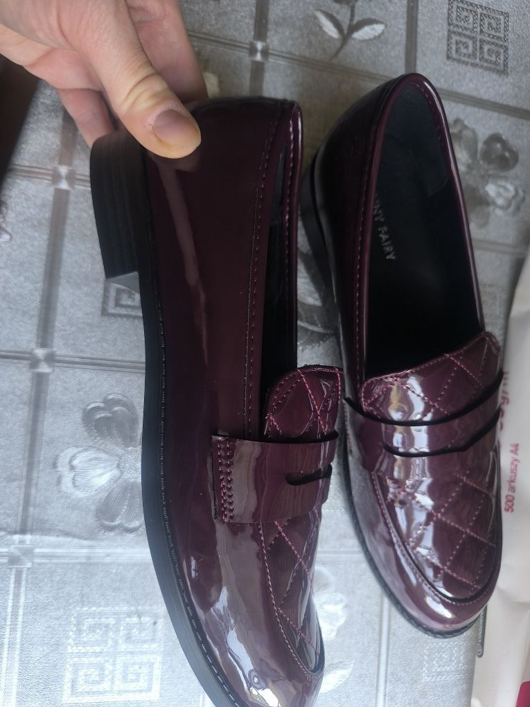 Mokasyny bordo lakierowane