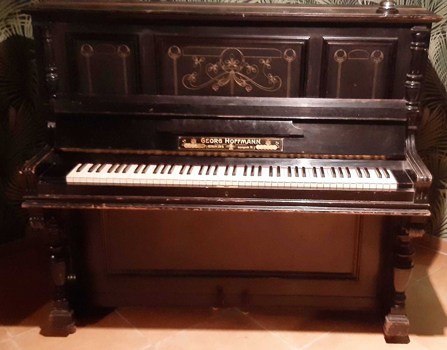 Піаніно Georg Hoffmann антикваріат.
