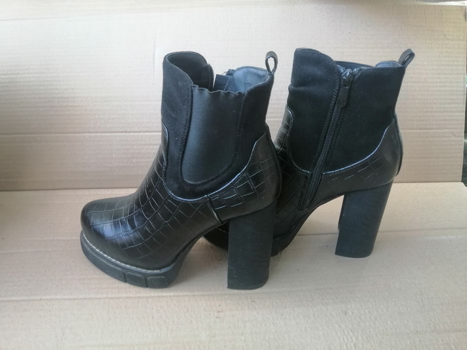 Botas novas tamanho 38