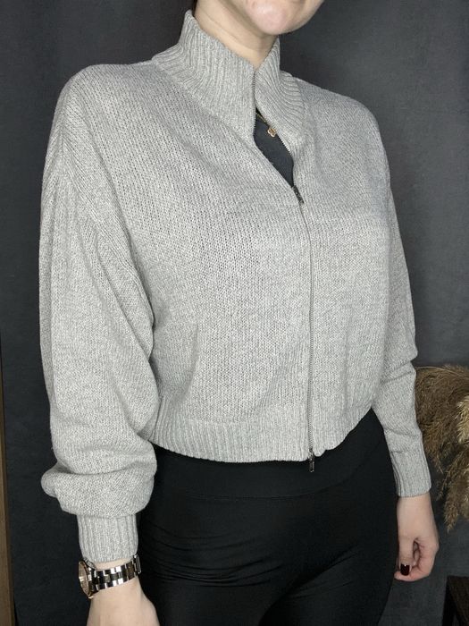 Трендова, тепленька кофтинка