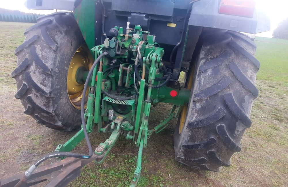 Ciągnik JOHN DEERE 6110SE 85KM z ładowaczem czołowym turem mechaniczny