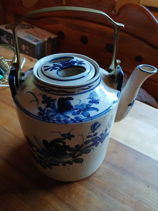 Чайник синьо- біла порцеляна