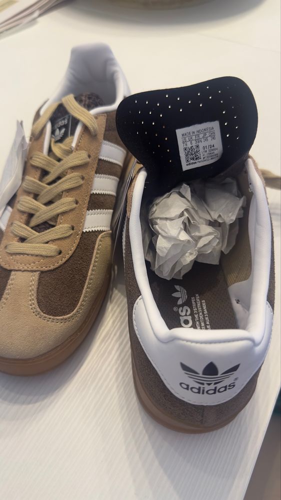 Adidas Gazelle - 39 1/3 NOVO