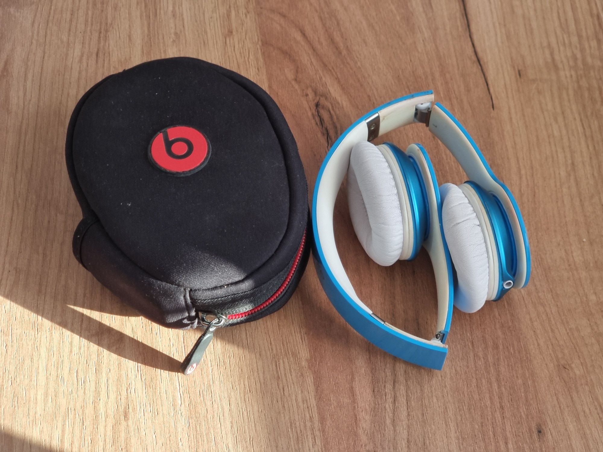 Beats Solo HD White by Dr Dre Baby Blue White Smurf headphones Monster