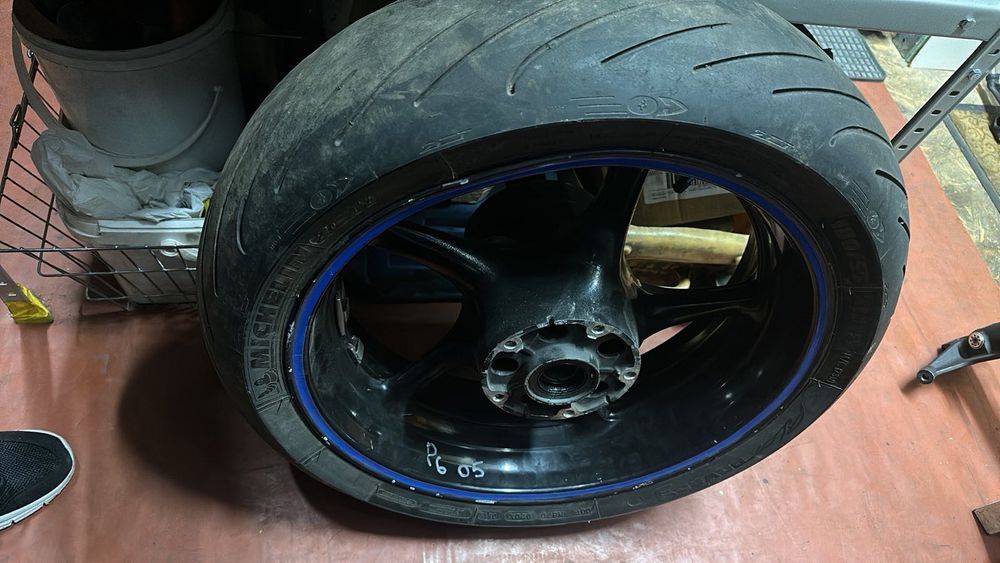 Yamaha r6/r1 колесо , колектор