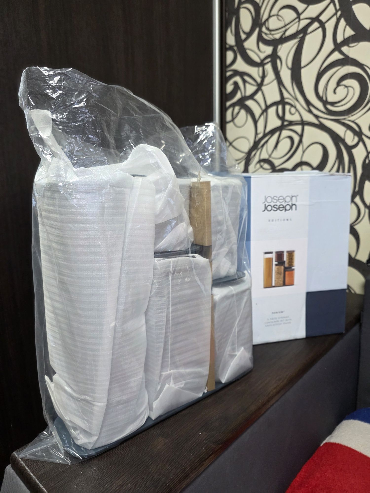 Набір ємностей для зберігання з підставкою Joseph Joseph FOOD STORAGE