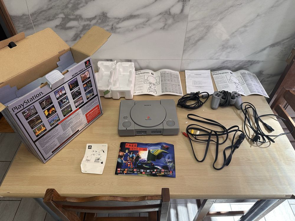 Playstation scph-7002c excelente para colecionadores