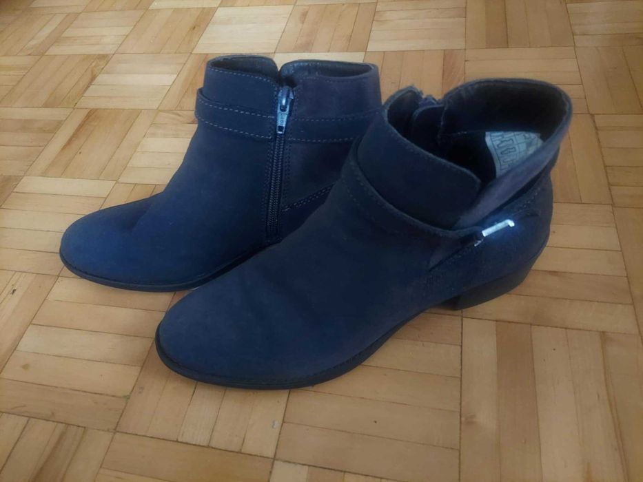 Krótkie kozaczki damskie