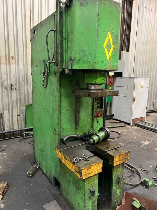 Прес гідравлічний - П6328Б зусиллям 63т; - П6330 зусиллям 100т